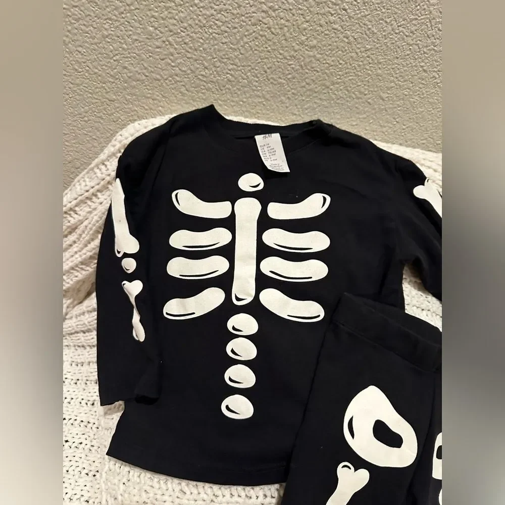 H&M Skeleton 2 Piece Outfit (Pants & Shirt) Size -9 Months
